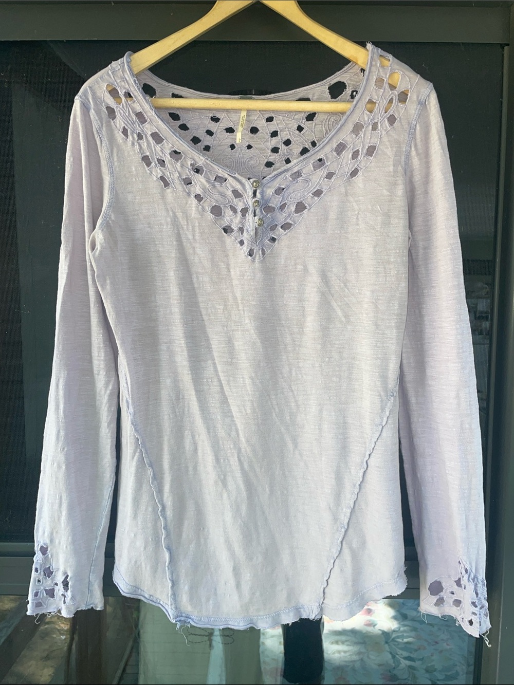 FREE PEOPLE Pretty feminine long sleeve tee shirt top unfinished edges size L